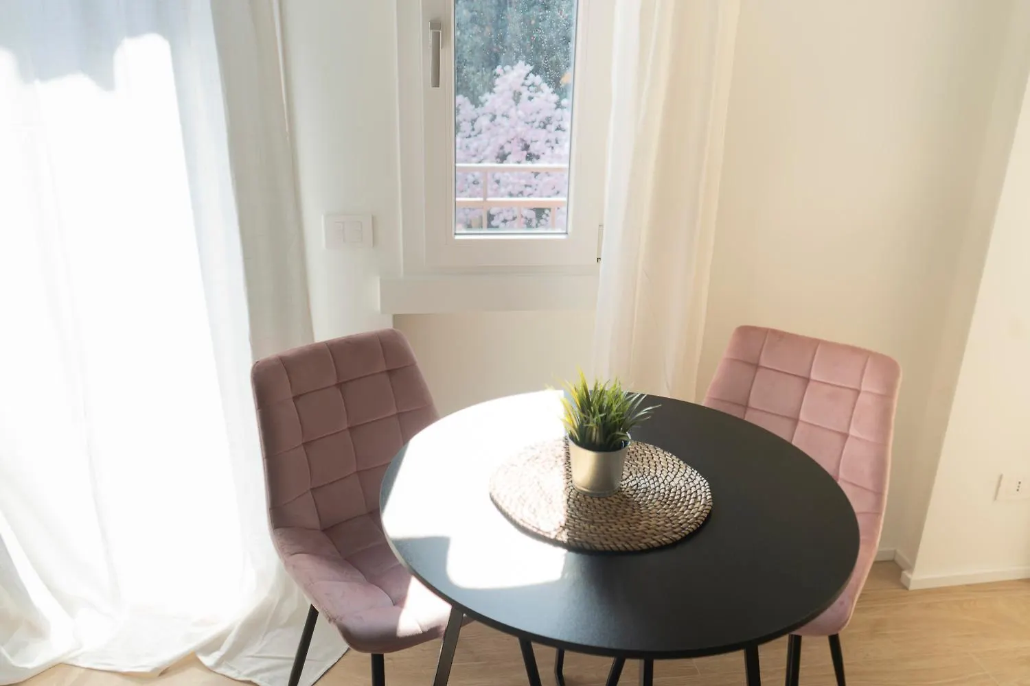Bos1 - Central Station • New Chic Apartment • Milan Italy