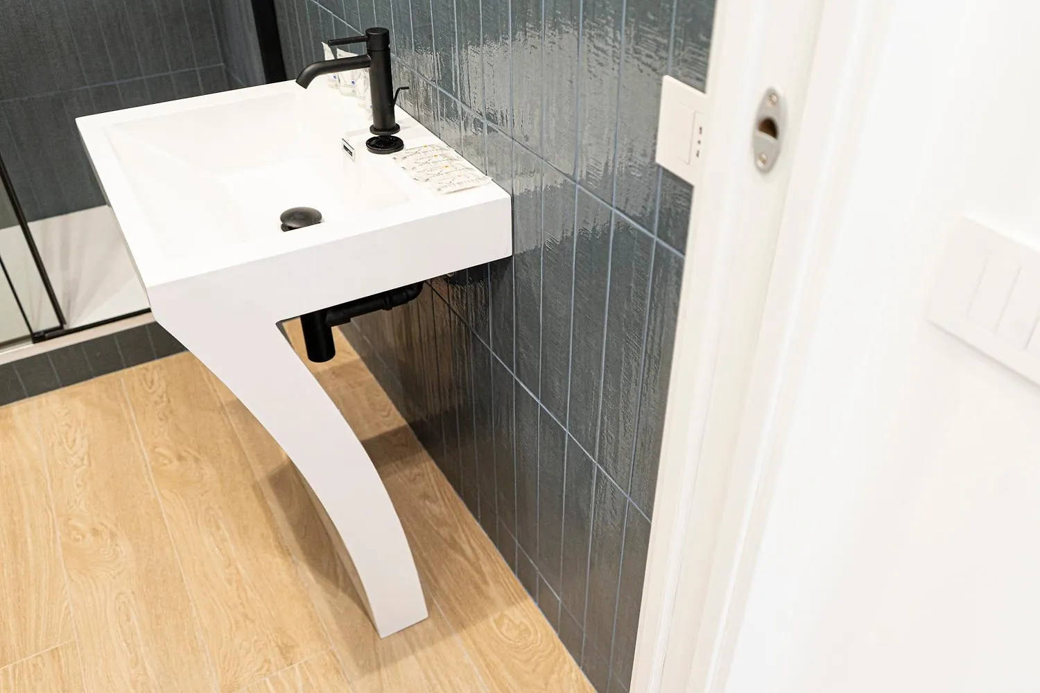 Bos1 - Central Station • New Chic Apartment • Milan 0*,