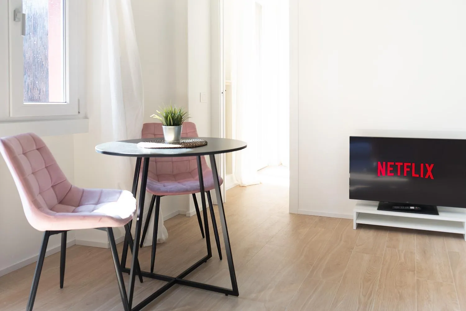 Bos1 - Central Station • New Chic Apartment • Milan Italy